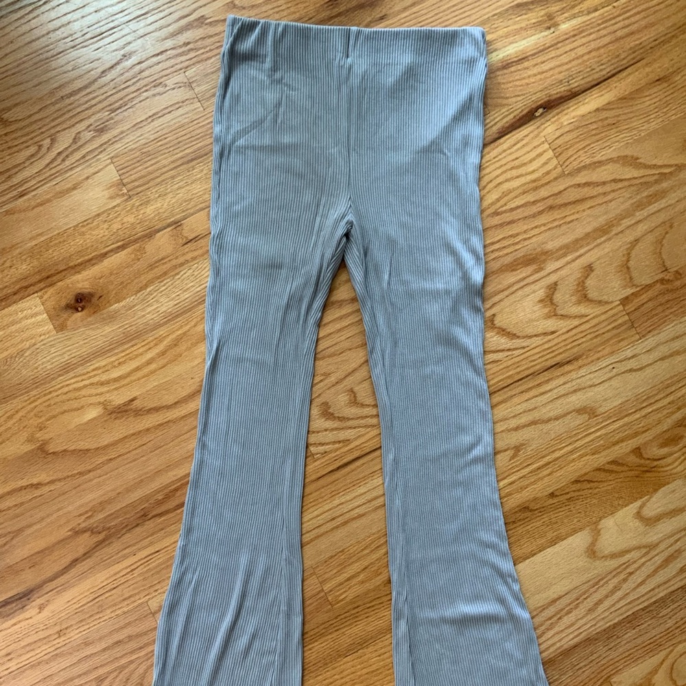 H&M’s Grey Pants/ Bodycon Flared stretchy Pants